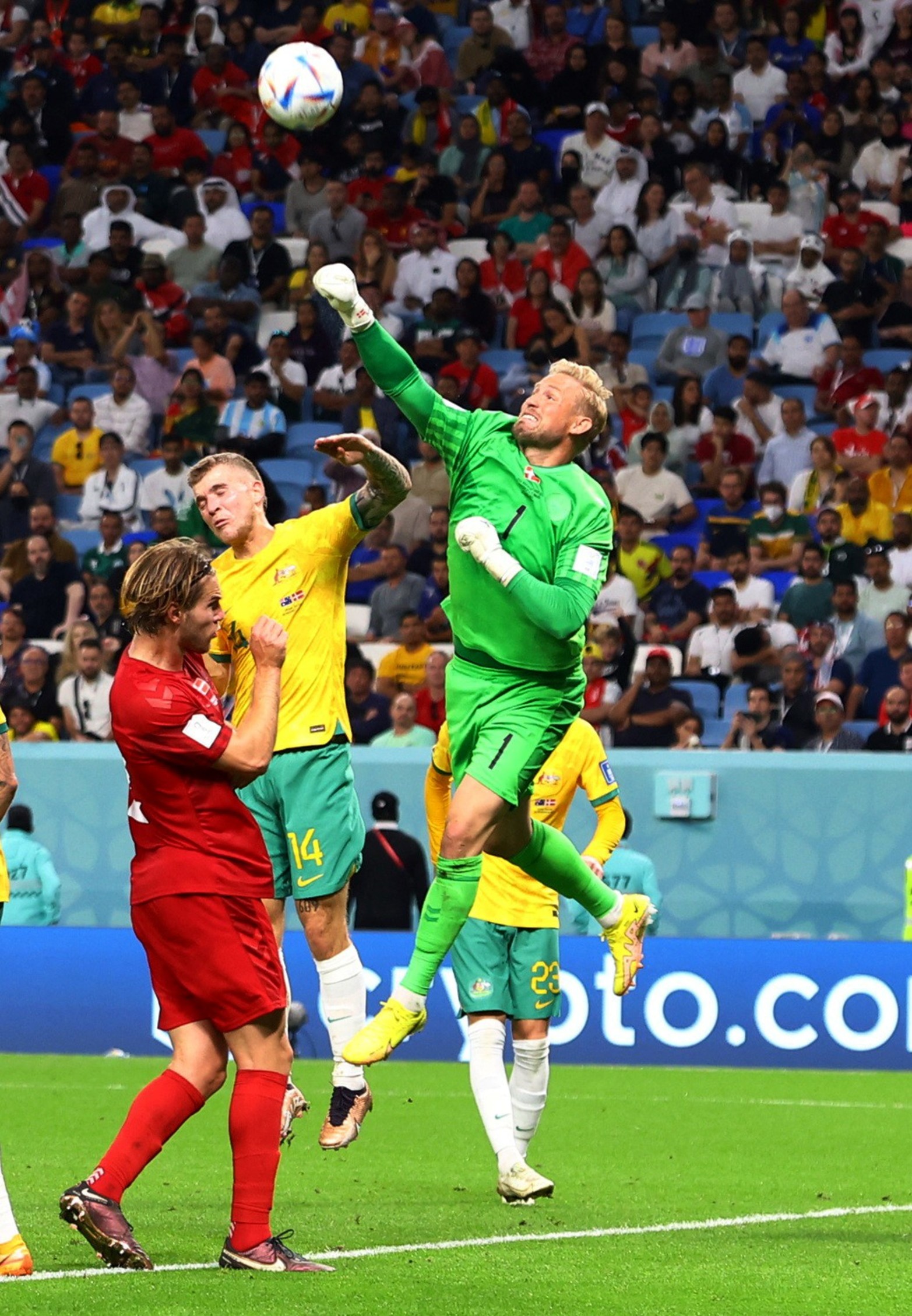 Por el grupo D, y por la tercera fecha se enfrentan Australia vs. Dinamarca.