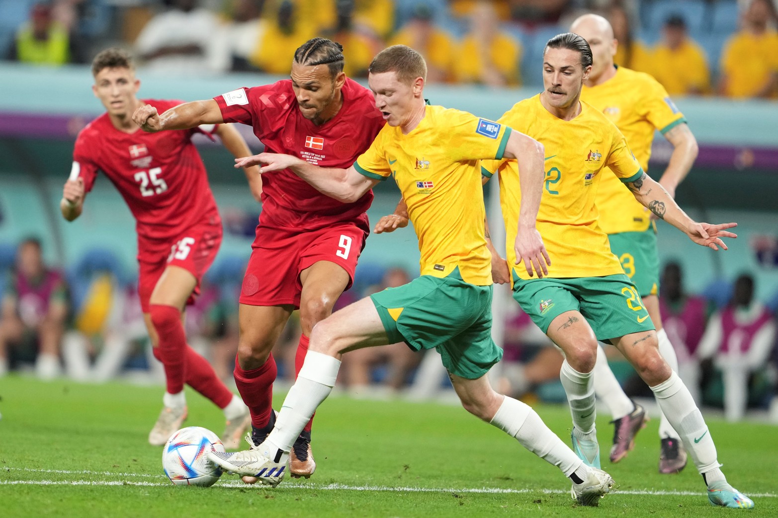 Por el grupo D, y por la tercera fecha se enfrentan Australia vs. Dinamarca.