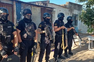 El allanamiento fue realizado por un equipo especializado del Cuerpo Guardia de Infantería.