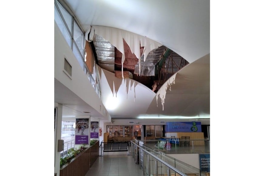 Daños en el Aeropuerto Internacional Islas Malvinas. Crédito: Gentileza Somos Rosario.