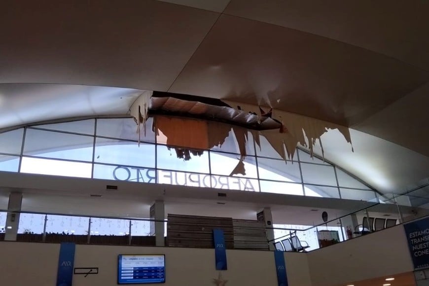 Daños en el Aeropuerto Internacional Islas Malvinas. Crédito: Gentileza Somos Rosario.