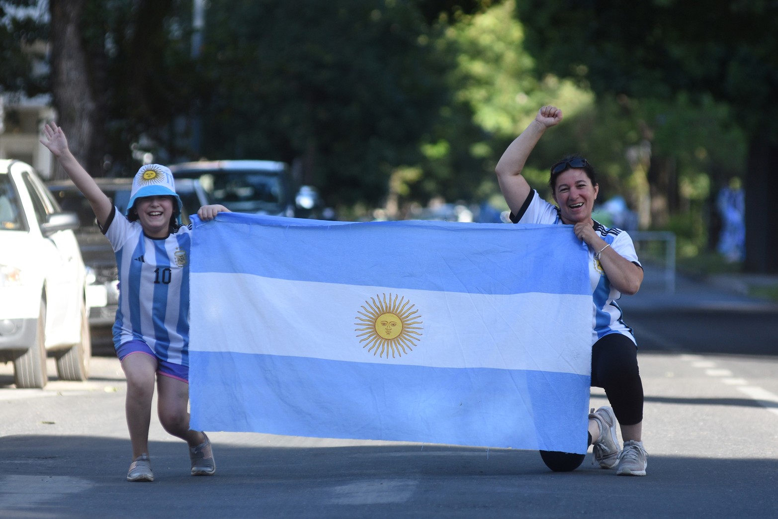Argentina clasificó a la final de la Copa del Mundo y los festejos se adueñaron de las calles de Santa Fe.