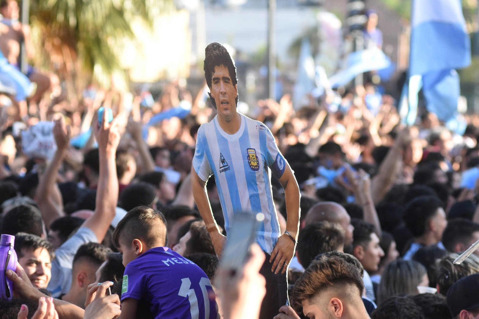 Argentina clasificó a la final de la Copa del Mundo y los festejos se adueñaron de las calles de Santa Fe.