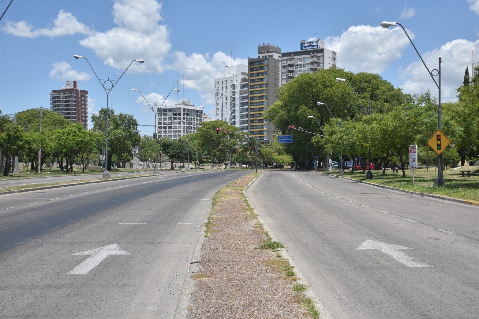 Así lo vive la ciudad de Santa Fe a la final de la Copa del Mundo de Fútbol. Así está avenida Alem.