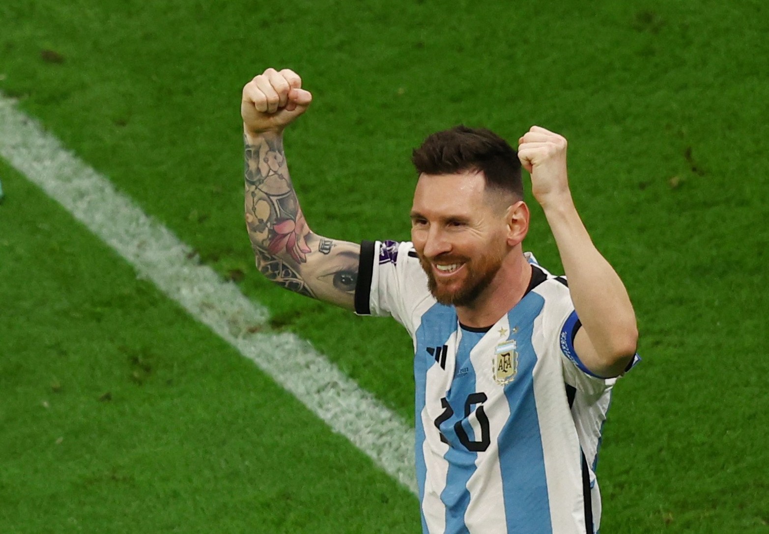 Los goles y los festejos de los dos primeros goles ( Messi y Di María) de Argentina en el partido frente a Francia en la final de la Copa de Mundo.