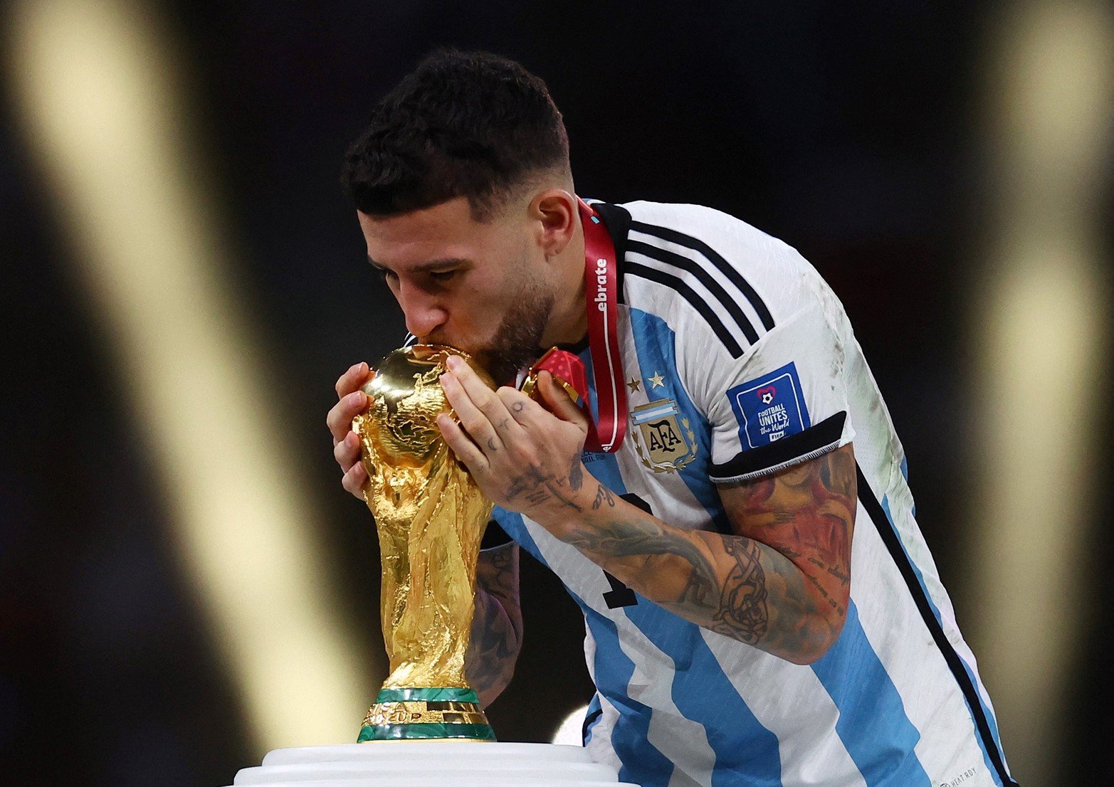 Argentina se consagró campeón del mundo en fútbol. Luego de 36 años. En 42 partidos, la selección perdió un solo partido. Fue el primero del mundial frente a Arabia Saudita.