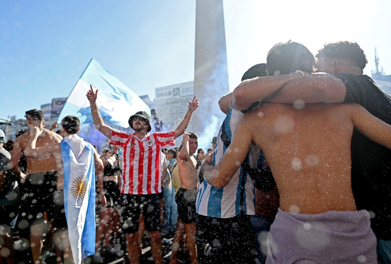 Soccer Football - FIFA World Cup Final Qatar 2022 - Fans in Buenos Aires - Buenos Aires, Argentina - December 18, 2022 
Argentina fans at the Obelisco celebrate winning the World Cup REUTERS/Martin Villar