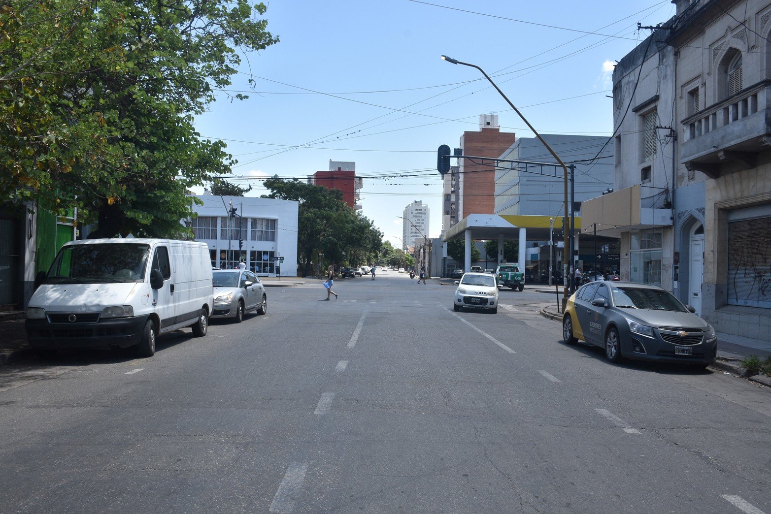 Así lo vive la ciudad de Santa Fe a la final de la Copa del Mundo de Fútbol. Así esta calle 25 de mayo casi Pellegrini.