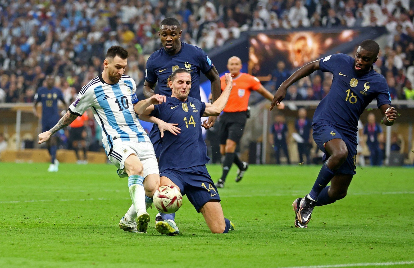 Los mejores encuadres de Lionel Messi, que dejó la final de la Copa del Mundo entre Argentina y Francia.