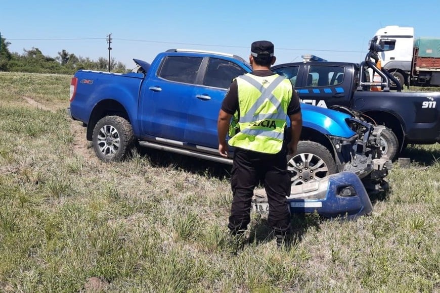 Tras el choque el camión terminó dando un vuelco. Crédito: El Litoral.