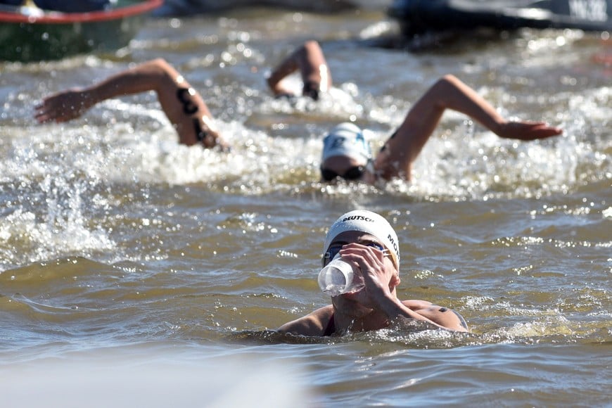 Maratón y cuidado del medio ambiente. Luego de tres años volvió la maratón acuática Santa Fe-Coronda. La victoria fue para Matías Díaz Hernández. En la edición 46 de esta tradicional carrera se tuvo en cuenta el cuidado del medio ambiente, al no dejar residuos sobre el río durante el momento de asistencia a los nadadores.