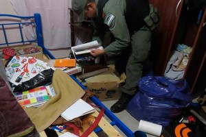 Durante allanamientos realizados por Gendarmería en el año 2019 se secuestró importante documentación que complicaría a la acusada.