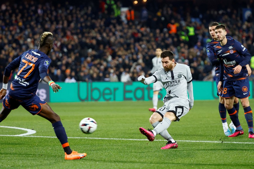 Soccer Football - Ligue 1 - Montpellier v Paris St Germain - Stade de la Mosson, Montpellier, France - February 1, 2023
Paris St Germain's Lionel Messi shoots at goal REUTERS/Eric Gaillard