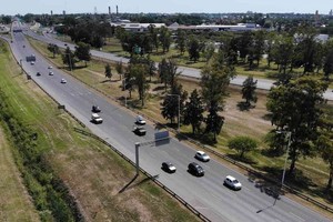 En caso de cometer una infracción por exceso de velocidad (límite de 100 KM/H), las multas oscilarán entre los 13 mil a 26 mil pesos, dependiendo de cuántos kilómetros de más se exceda el vehículo. Foto: El Litoral