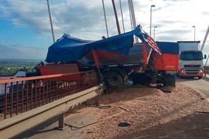 camion zarate brazo largo