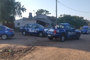 Varias unidades de la Comisaría de Distrito 12° de Santo Tomé irrumpieron este viernes en uno de los sectores más calientes de la ciudad. Crédito: Prensa URI
