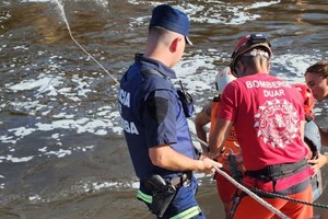 Los turistas  pidieron ayuda a los técnicos de rescate.