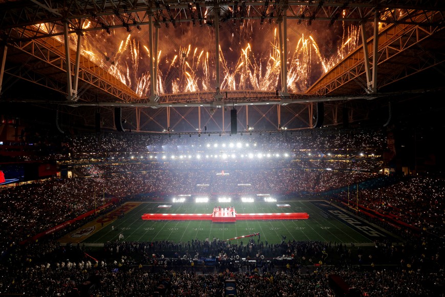 Football - NFL - Super Bowl LVII - Half-Time Show - State Farm Stadium, Glendale, Arizona, United States - February 12, 2023
Rihanna performs during the halftime show REUTERS/Brendan Mcdermid     TPX IMAGES OF THE DAY