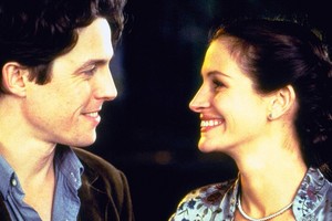 William (Hugh Grant) y Anna Scott (Julia Roberts), en  “Un lugar llamado Notting Hill” (1998). Foto: Polygram Filmed Entertainment, Working Title Films, Bookshop Productions, Notting Hill Pictures