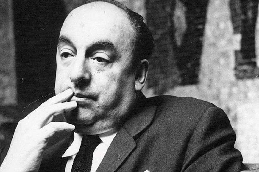 Neruda, nació con el nombre de Ricardo Eliécer Neftalí Reyes en Parral en 1904,