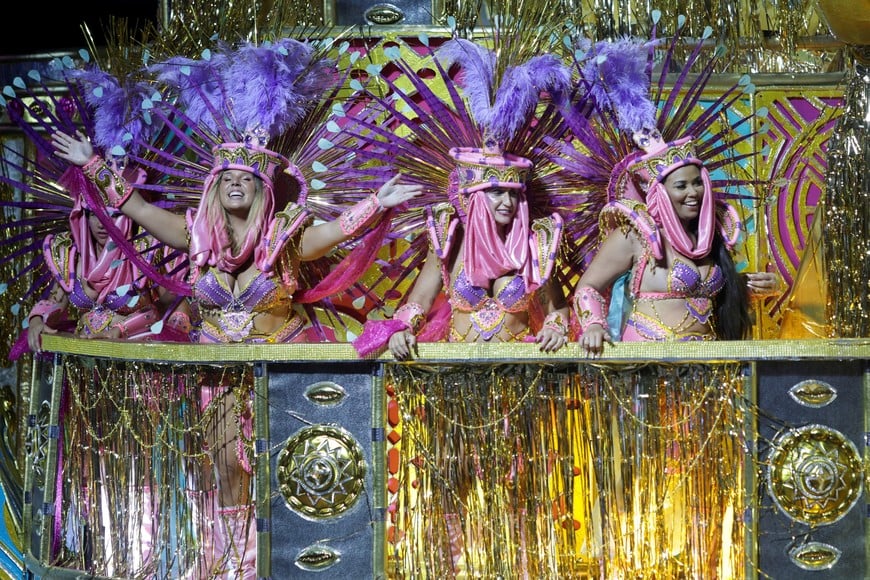 Revellers from Mangueira samba school perform during the first night of the carnival parade at the Sambadrome, in Rio de Janeiro, Brazil February 20, 2023. REUTERS/Ricardo Moraes