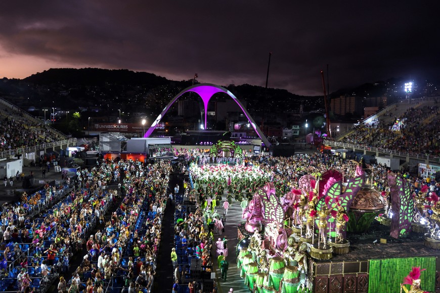 Revellers from Mangueira samba school perform during the first night of the carnival parade at the Sambadrome, in Rio de Janeiro, Brazil February 20, 2023. REUTERS/Pilar Olivares