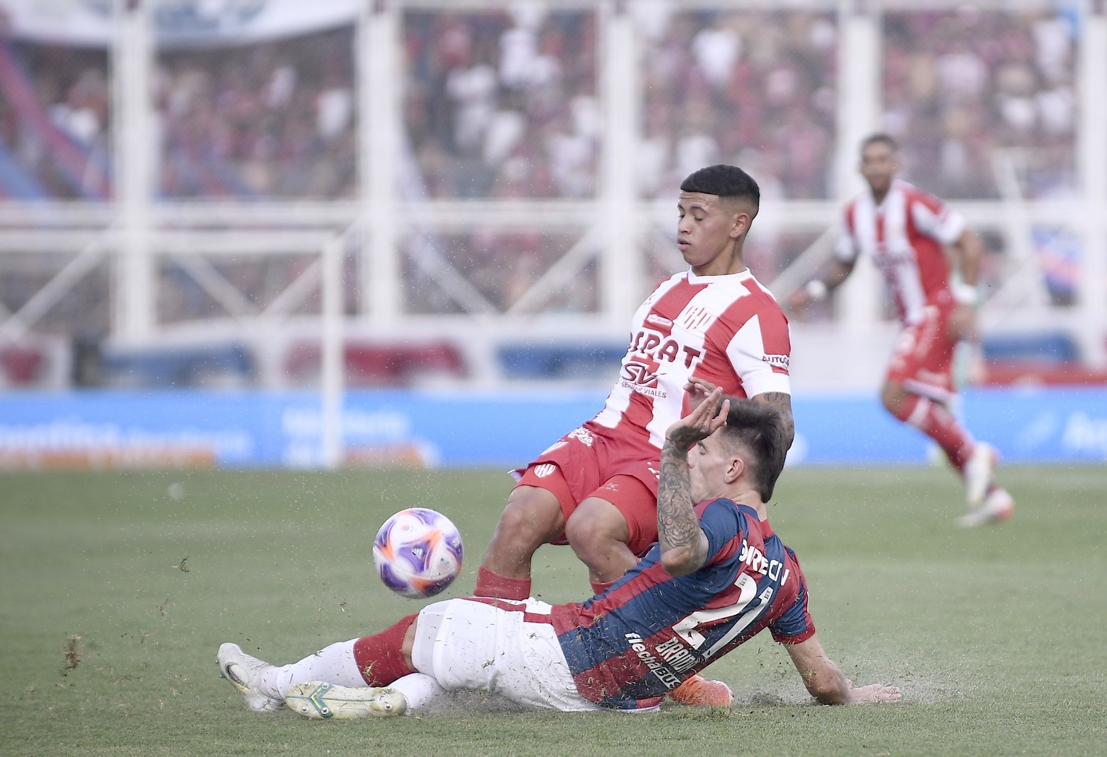 Unión enfrenta a San Lorenzo en busca del primer triunfo