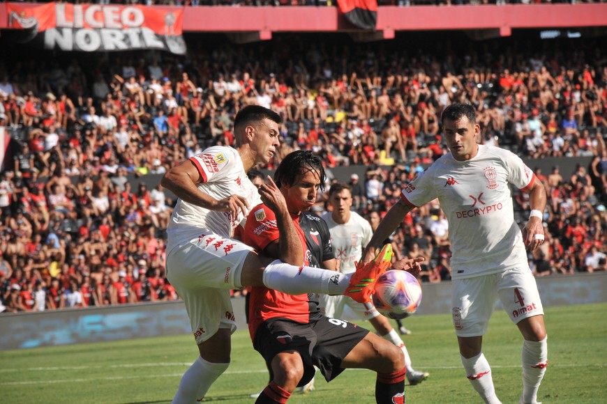 Liga Profesional: Colón empató con Huracán en el debut de Pipo Gorosito