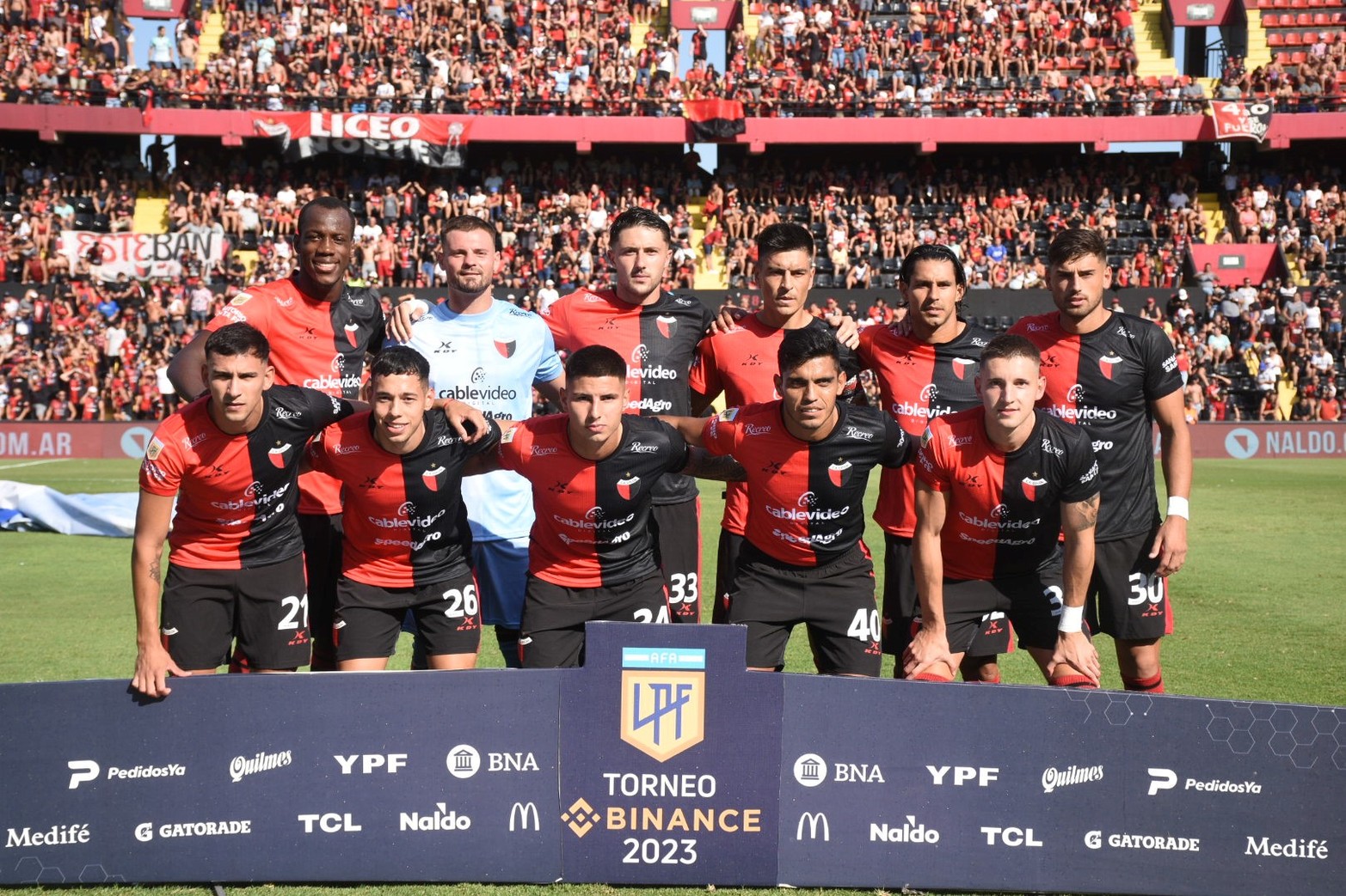 Con el debut de Pipo Gorosito, el "Sabalero" empató 1 a 1 con el "Globo" en el estadio Brigadier López. Foto: Eduardo Seval