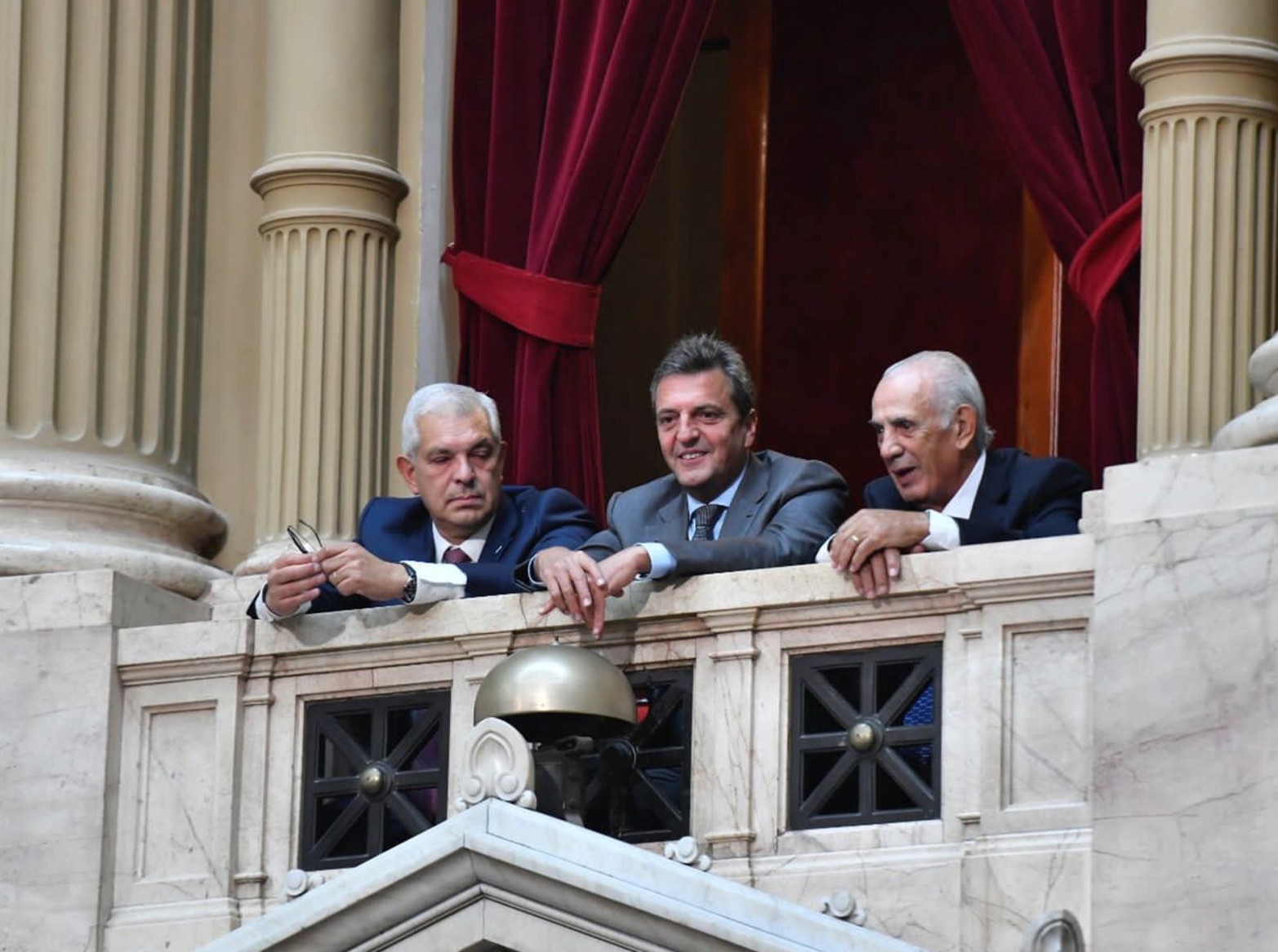 Sergio Massa, en uno de los balcones del recinto. Crédito: NA