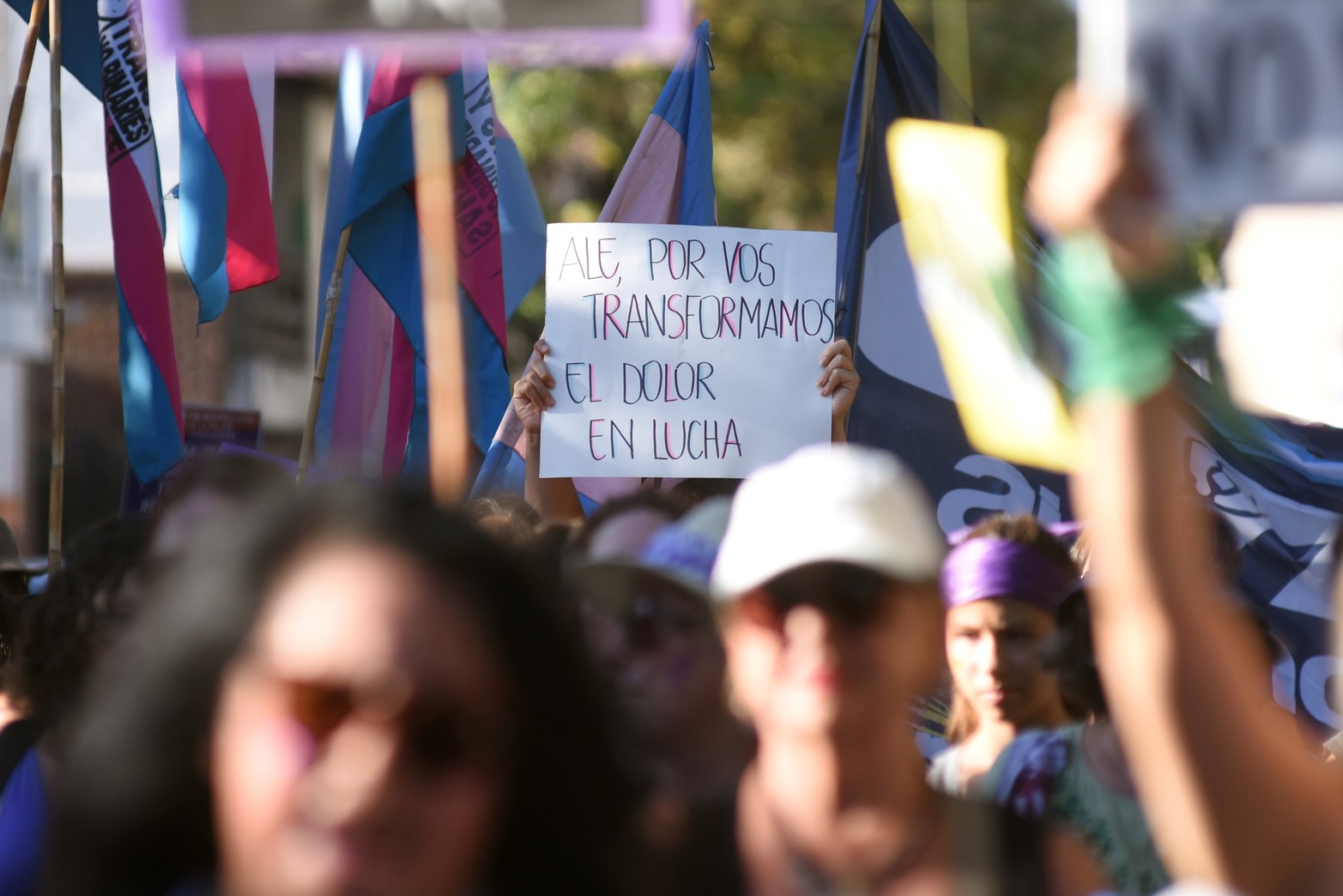  8M: con epicentro en la Plaza 25 de Mayo, las mujeres y disidencias volvieron a las calles de la ciudad para luchar por sus derechos.