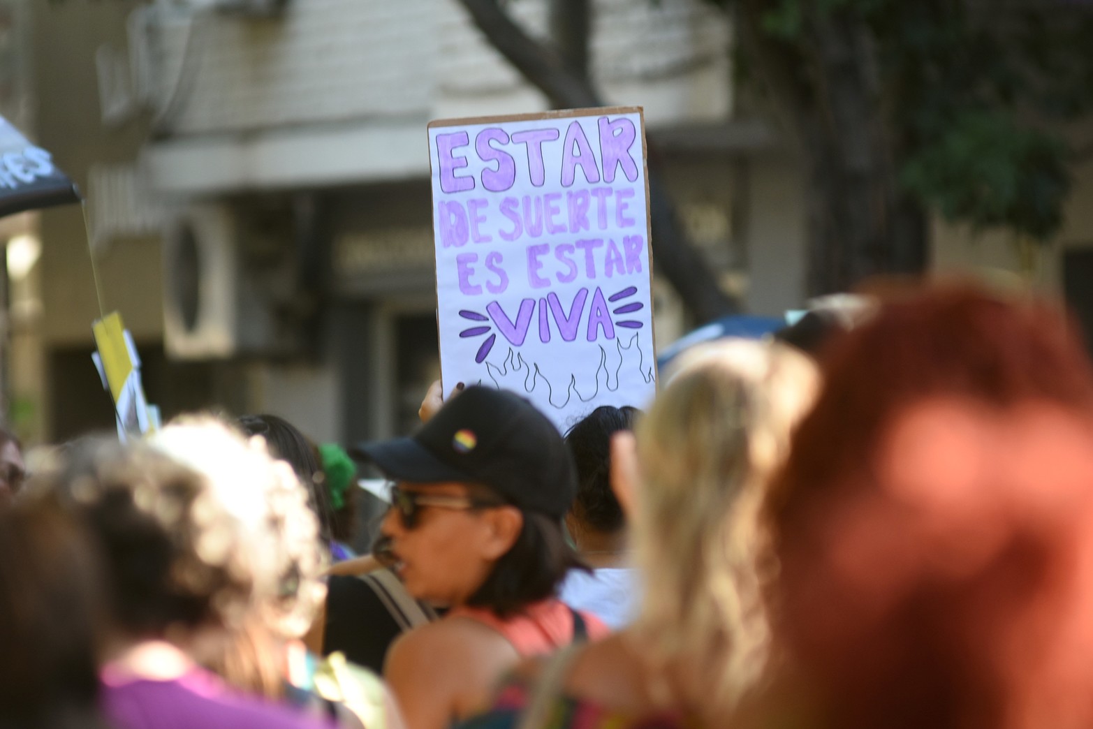  8M: con epicentro en la Plaza 25 de Mayo, las mujeres y disidencias volvieron a las calles de la ciudad para luchar por sus derechos.