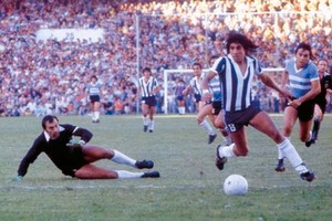 Con la camiseta de Talleres, donde jugó 10 años.