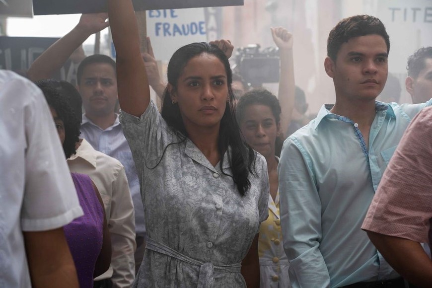 Sandy Hernández (actriz dominicana radicada en Los Ángeles) como la activista Minerva Mirabal, en la miniserie “El grito de las Mariposas”.