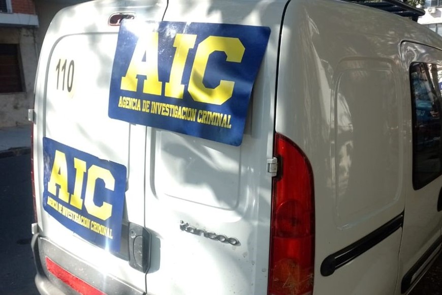 El agresor circulaba en un utilitario Renault Kangoo blanco que se encuentra secuestrado. Créditos: Prensa AIC