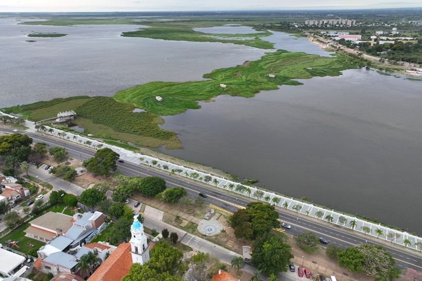 Vista aérea del bloqueo del paso a la Setúbal, desde el drone de El Litoral. Fernando Nicola.