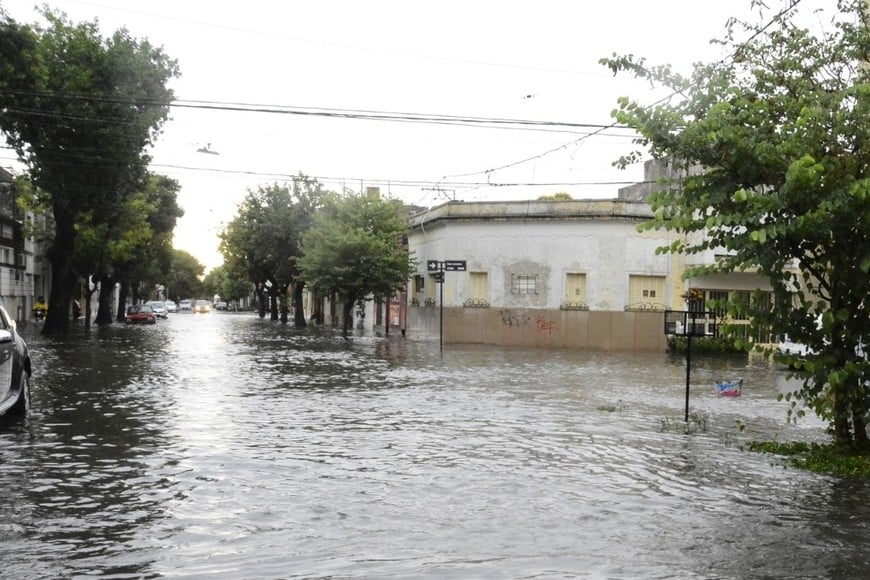 La última lluvia intensa del 14 de febrero provocó importantes anegamientos. Crédito: Luis Cetraro