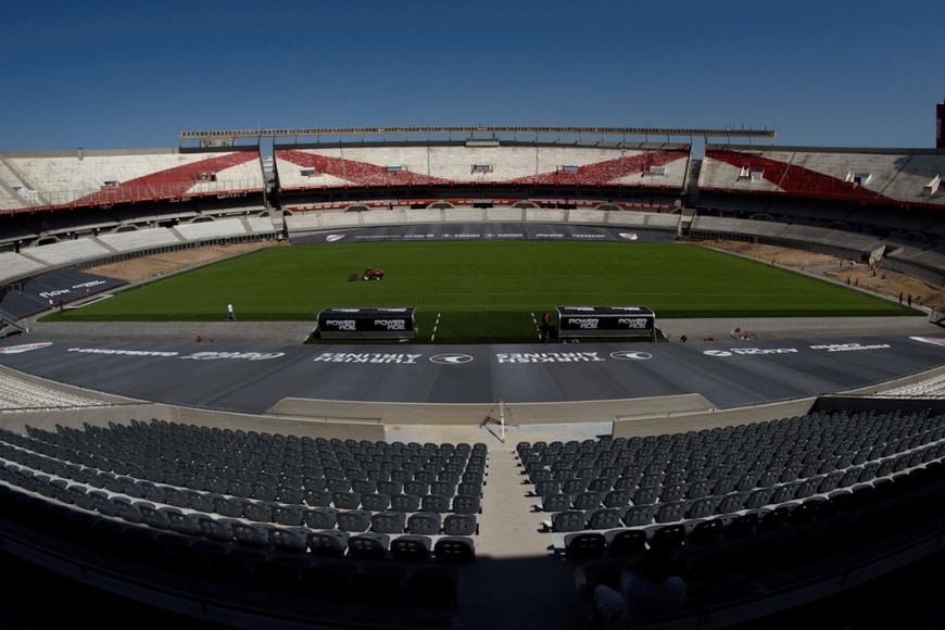 Un importante operativo se montó desde la noche del miércoles en los alrededores del Monumental para garantizar la llegada del plantel. Crédito: River Plate