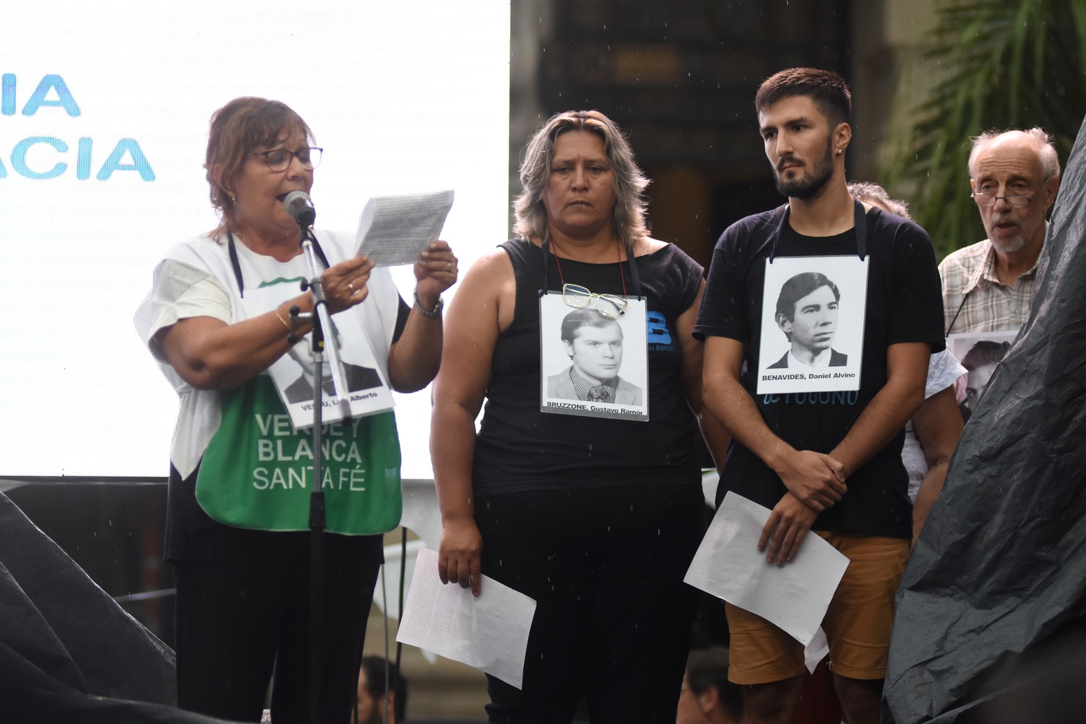 Cientos de personas marcharon en Santa Fe por la Memoria, Verdad y Justicia a 47 años del último golpe militar.