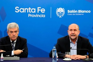 Perotti junto al ministro de Economía de Santa Fe, Walter Agosto.