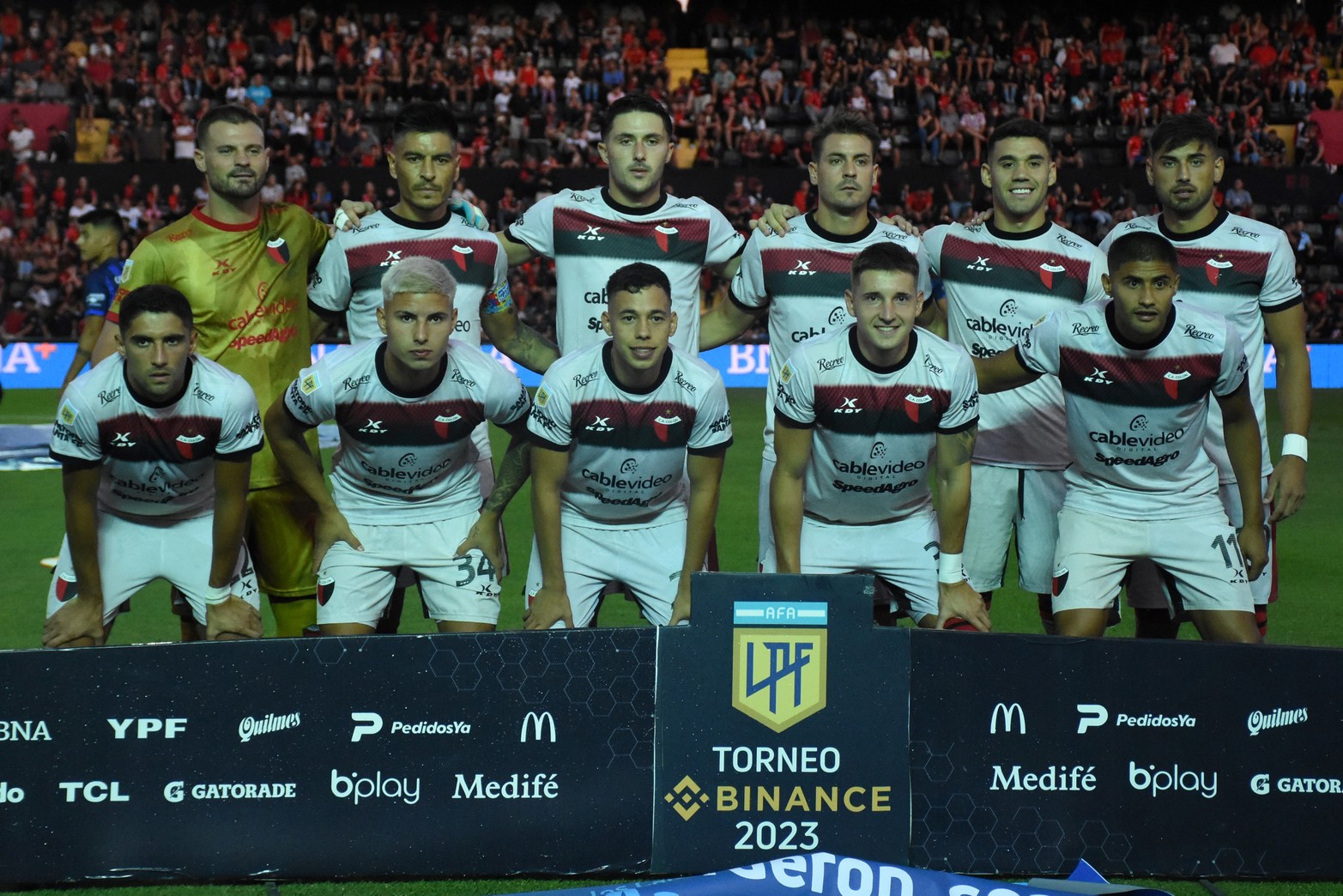 El once titular que posó para la foto. Otra vez Colón no pudo ganar un partido. Lleva 12 sin poder hacerlo. 