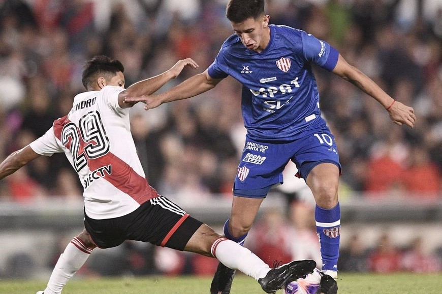 Otro ex Colón, Rodrigo Aliendro. Su camiseta fue tasada en 120 mil pesos . Crédito: Matías Nápoli.