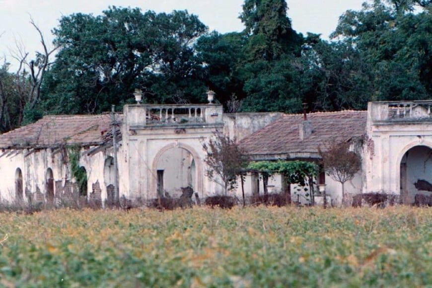 Antes de ser ruinas. En 1999, año en el que fue declarada monumento provincial la vivienda estaba en condiciones de ser restaurada. Crédito: Luis Cetraro