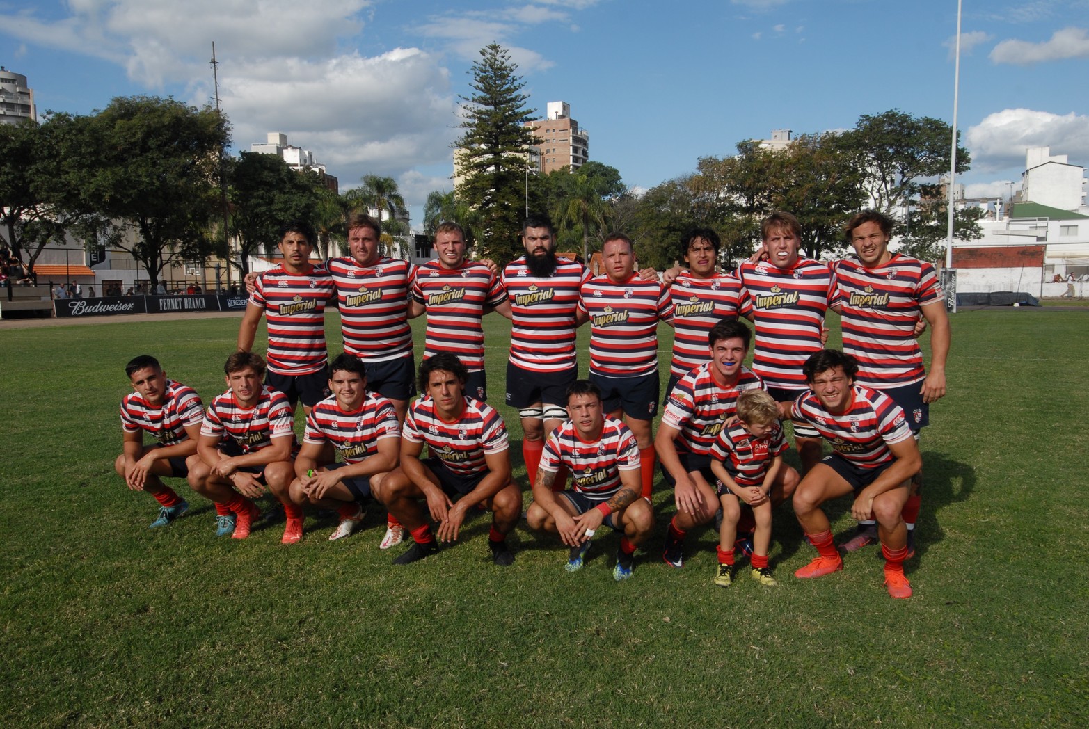 El equipo titular que presentó la visita. Santa Fe Rugby logró un importante triunfo en Paraná. Dominó y venció 36 a 21 al Club Estudiantes.