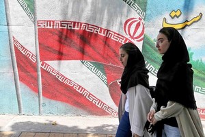 El régimen iraní sancionará a las mujeres que no cumplan con el estricto código de vestimenta.