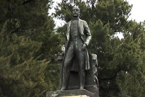 Monumento al político y estadista argentino Luis María Drago, obra de Alberto Lagos. Foto: Patrimonio.com.ar