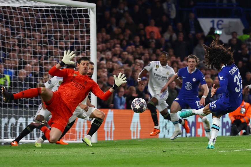 Soccer Football - Champions League - Quarter Final - Second Leg - Chelsea v Real Madrid - Stamford Bridge, London, Britain - April 18, 2023
Real Madrid's Thibaut Courtois saves from Chelsea's Marc Cucurella Action Images via Reuters/Matthew Childs