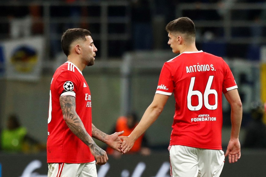 Soccer Football - Champions League - Quarter Final - Second Leg - Inter Milan v Benfica - San Siro, Milan, Italy - April 19, 2023
Benfica's Nicolas Otamendi with Antonio Silva after the match REUTERS/Alessandro Garofalo