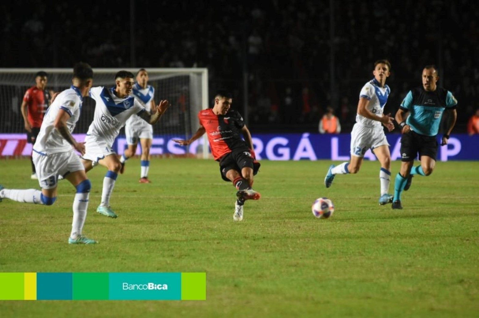 Colón derrotó a Vélez por 2 a 1 en Santa Fe.