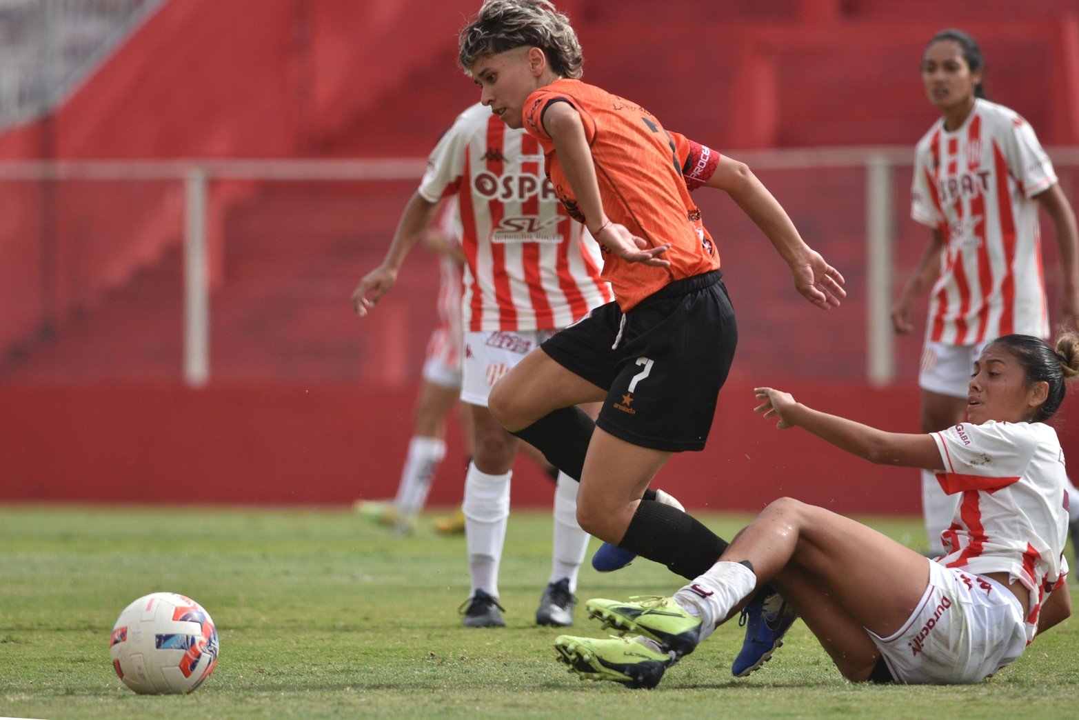 Unión le ganó 1 a 0 a Estrella de Mar por la fecha de la Primera C del fútbol femenino. Agostina Alegre de penal marcó el único tanto.
